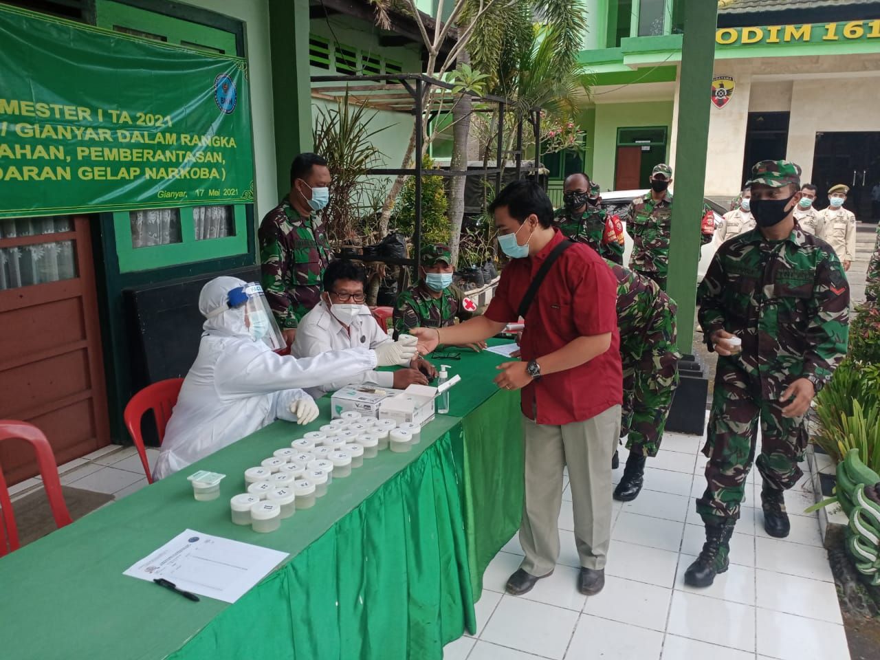 podiumnews.com-Kodim Gianyar Tes Urine Personil Secara Acak